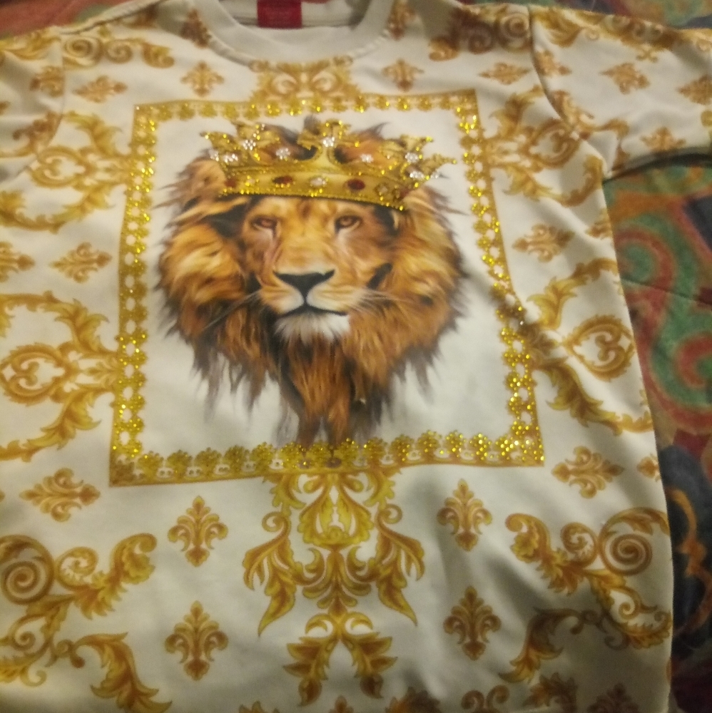 This is a victorious lion shirt that is a king